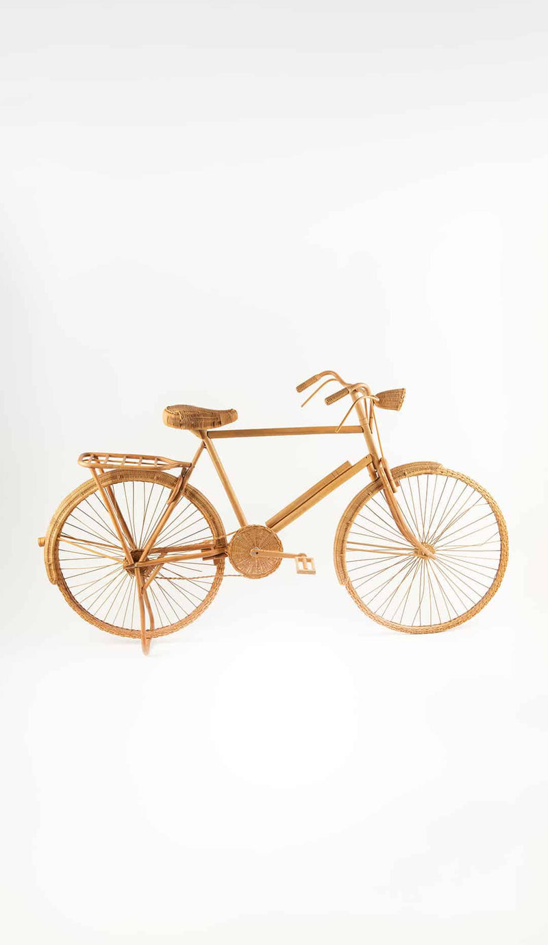 Vintage Wicker Wheel Wonder – 6-Foot Display Bicycle
