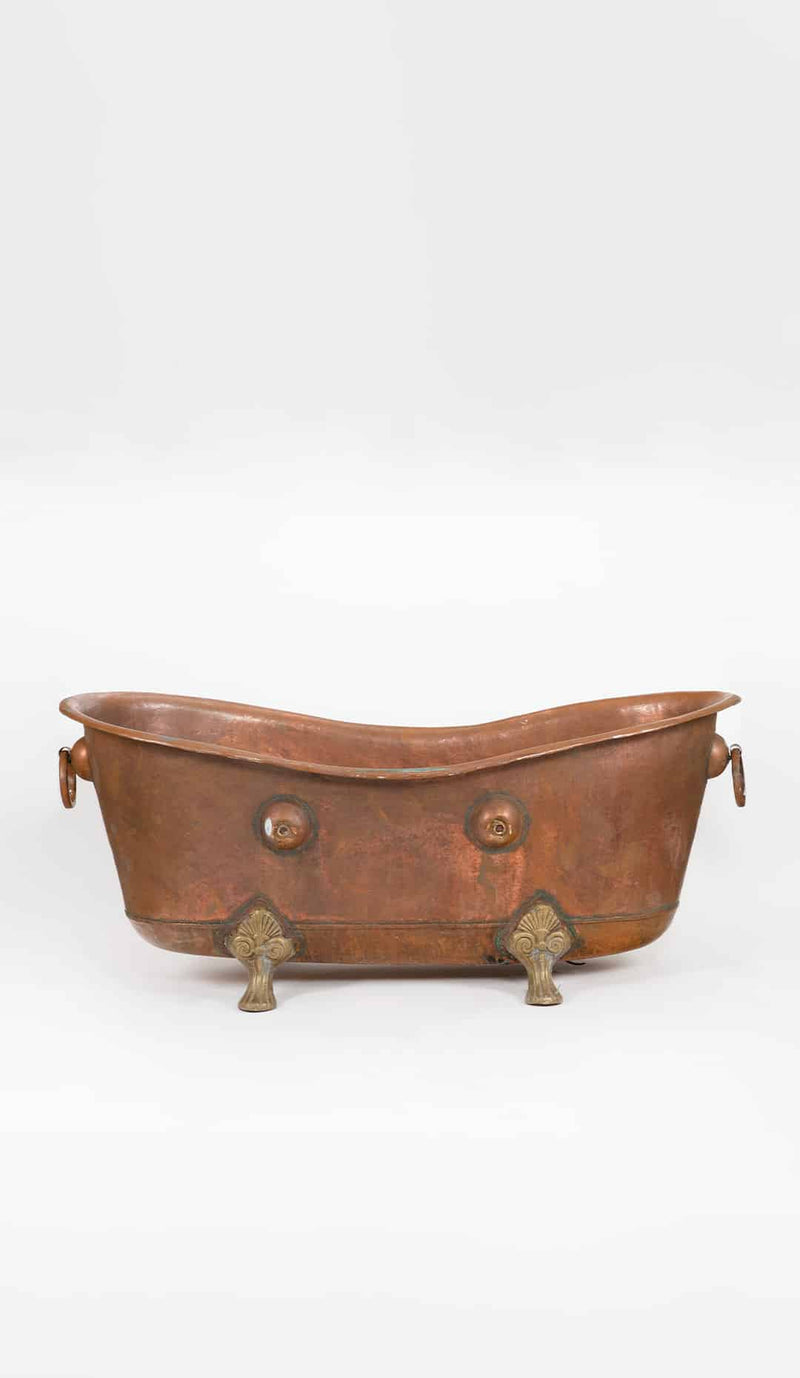 Late 19th–Early 20th Century Hand-Hammered Copper Bath Tub