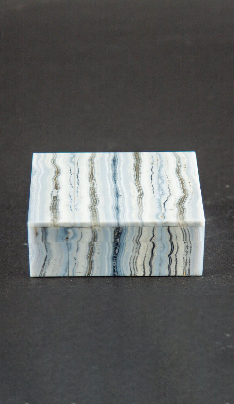 Banded Lace Agate Box with Gilt-Brass Hinge