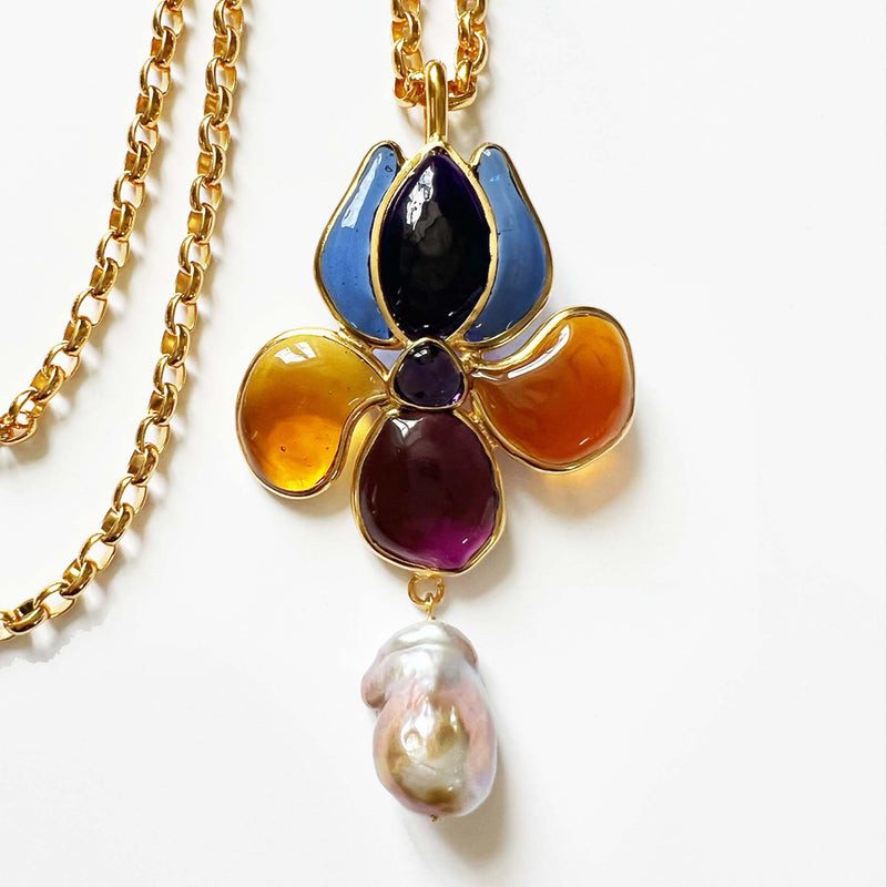 Iris Pearl Pendant on a Chain