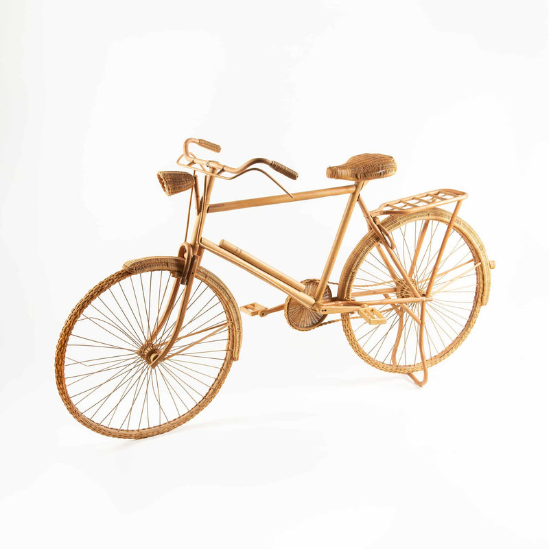 Vintage Wicker Wheel Wonder – 6-Foot Display Bicycle