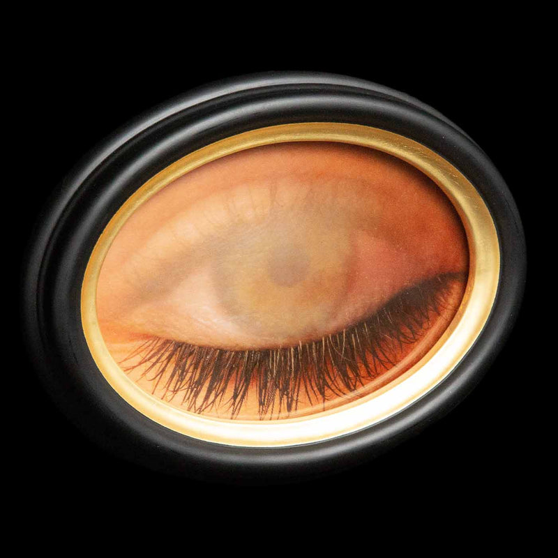 Eye See You: Captivating Oval Lenticular Eye Art