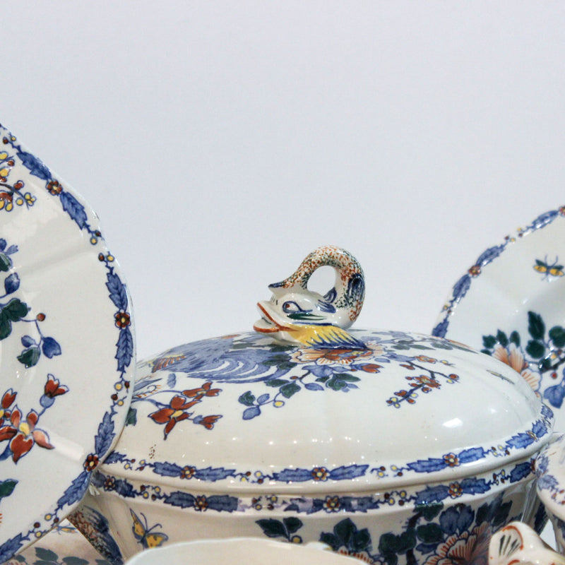 Large Gien Faience "Coq" Pattern Dinner Service, France, Early 20th Century
