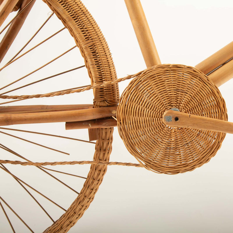 Vintage Wicker Wheel Wonder – 6-Foot Display Bicycle