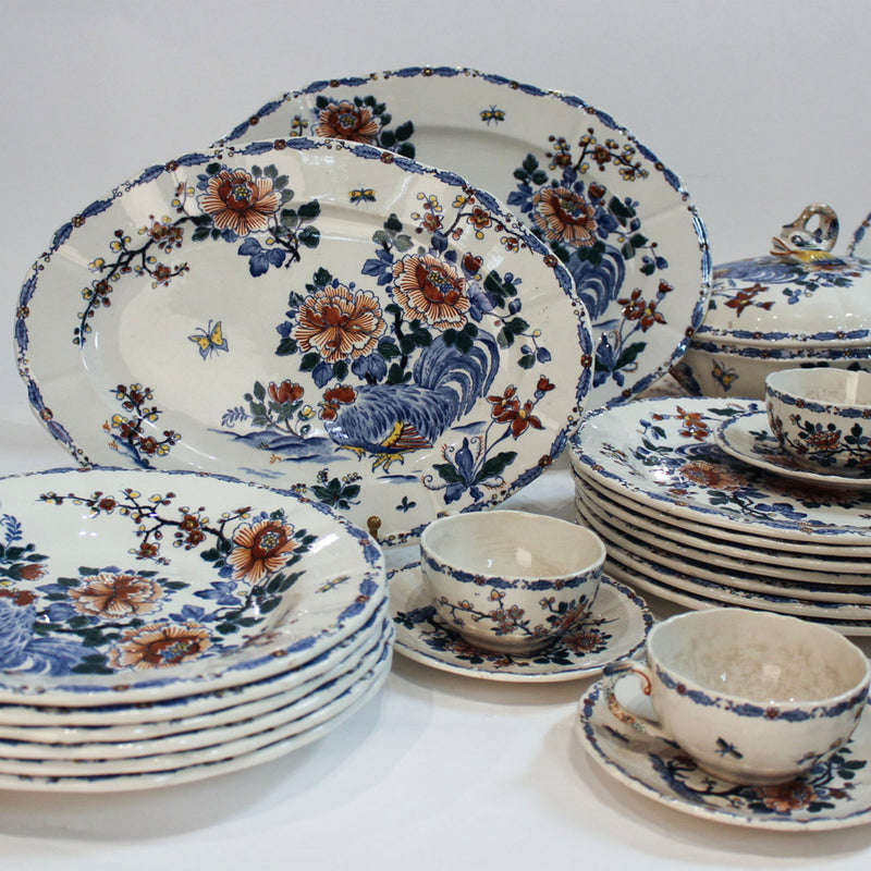 Large Gien Faience "Coq" Pattern Dinner Service, France, Early 20th Century