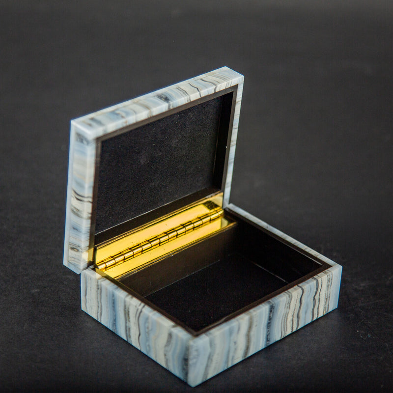 Banded Lace Agate Box with Gilt-Brass Hinge