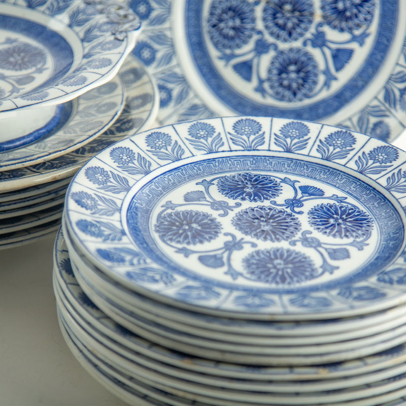 Vintage Wedgwood Service of 38 pieces, Marigold Blue