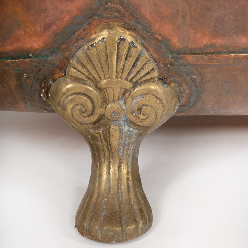 Late 19th–Early 20th Century Hand-Hammered Copper Bath Tub