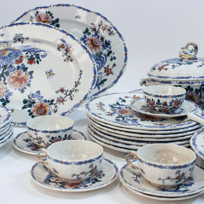 Large Gien Faience "Coq" Pattern Dinner Service, France, Early 20th Century