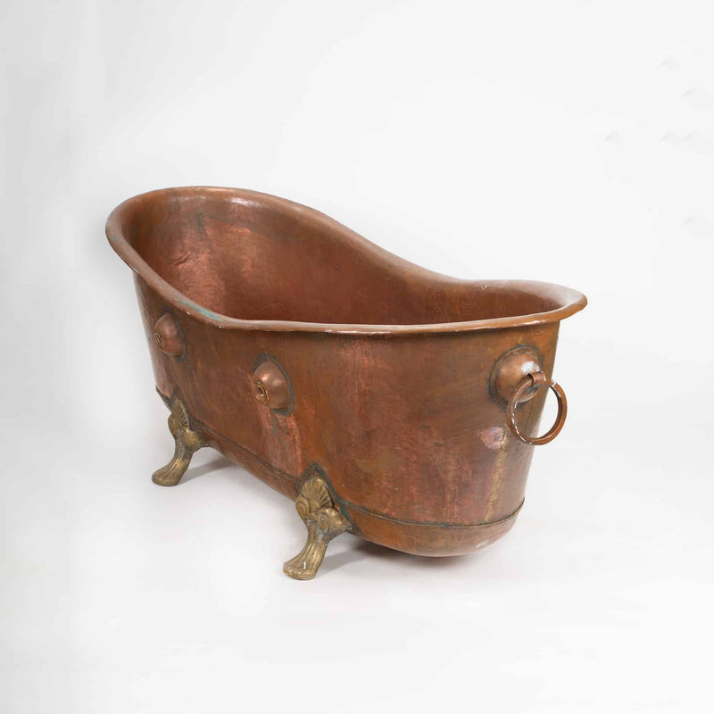 Late 19th–Early 20th Century Hand-Hammered Copper Bath Tub