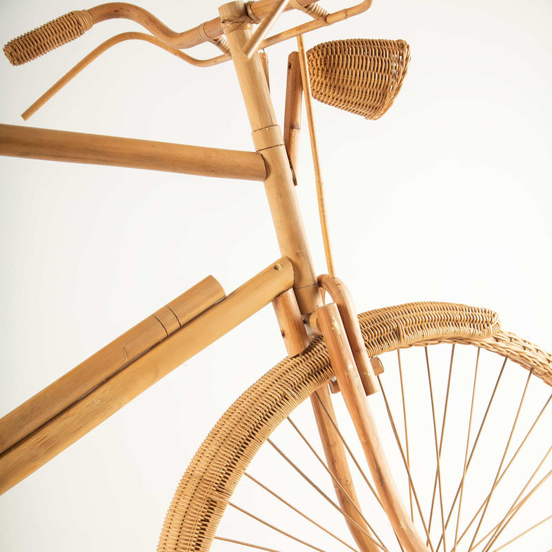 Vintage Wicker Wheel Wonder – 6-Foot Display Bicycle