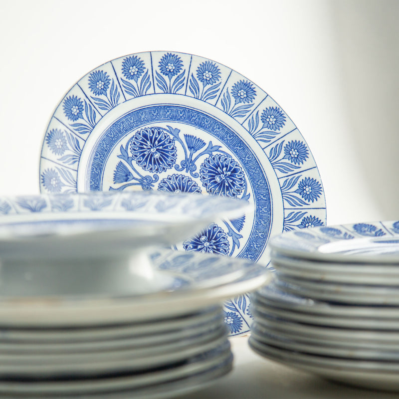 Vintage Wedgwood Service of 38 pieces, Marigold Blue
