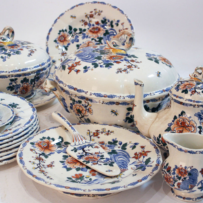 Large Gien Faience "Coq" Pattern Dinner Service, France, Early 20th Century