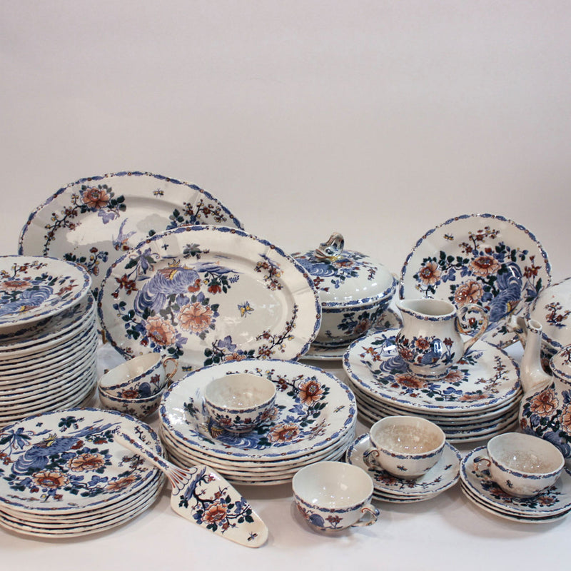 Large Gien Faience "Coq" Pattern Dinner Service, France, Early 20th Century