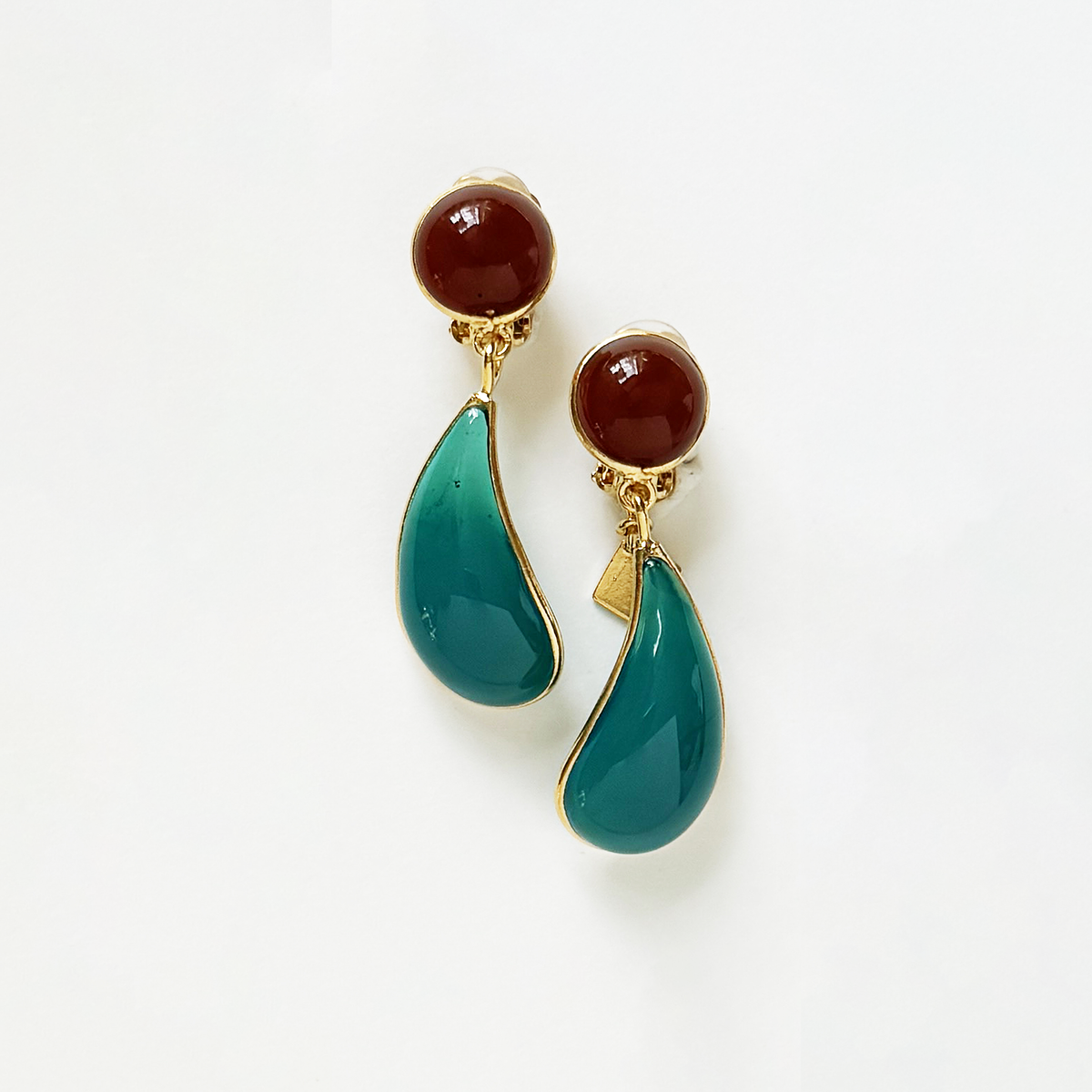 Loulou De La Falaise Bi-Color Teardrop Clip Earrings, Green / Red