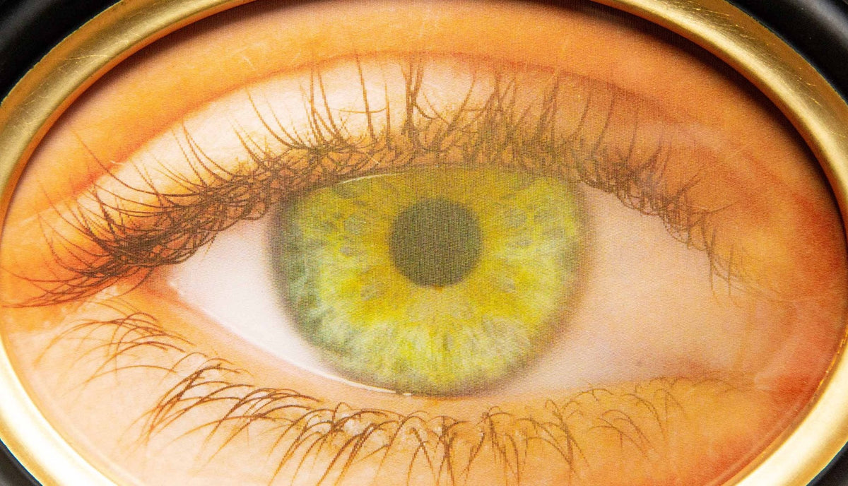 Eye See You: Captivating Oval Lenticular Eye Art