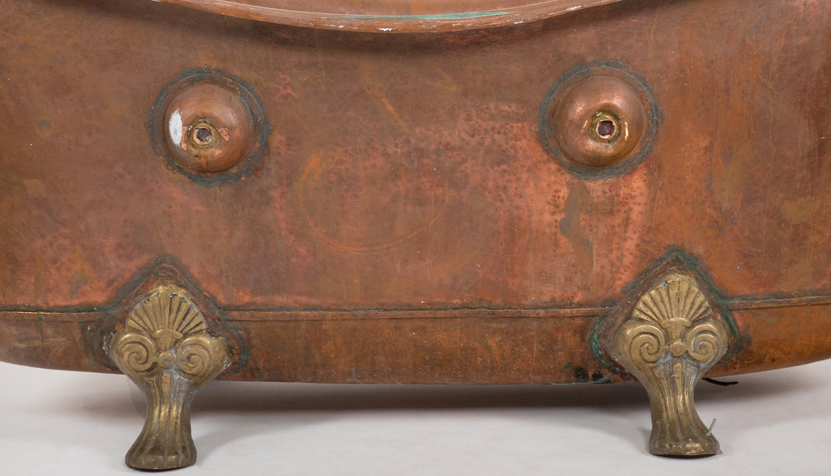 Late 19th–Early 20th Century Hand-Hammered Copper Bath Tub