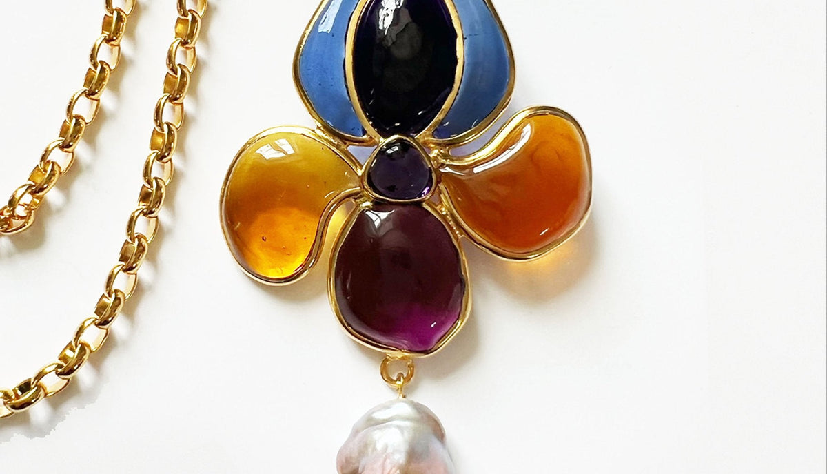 Iris Pearl Pendant on a Chain