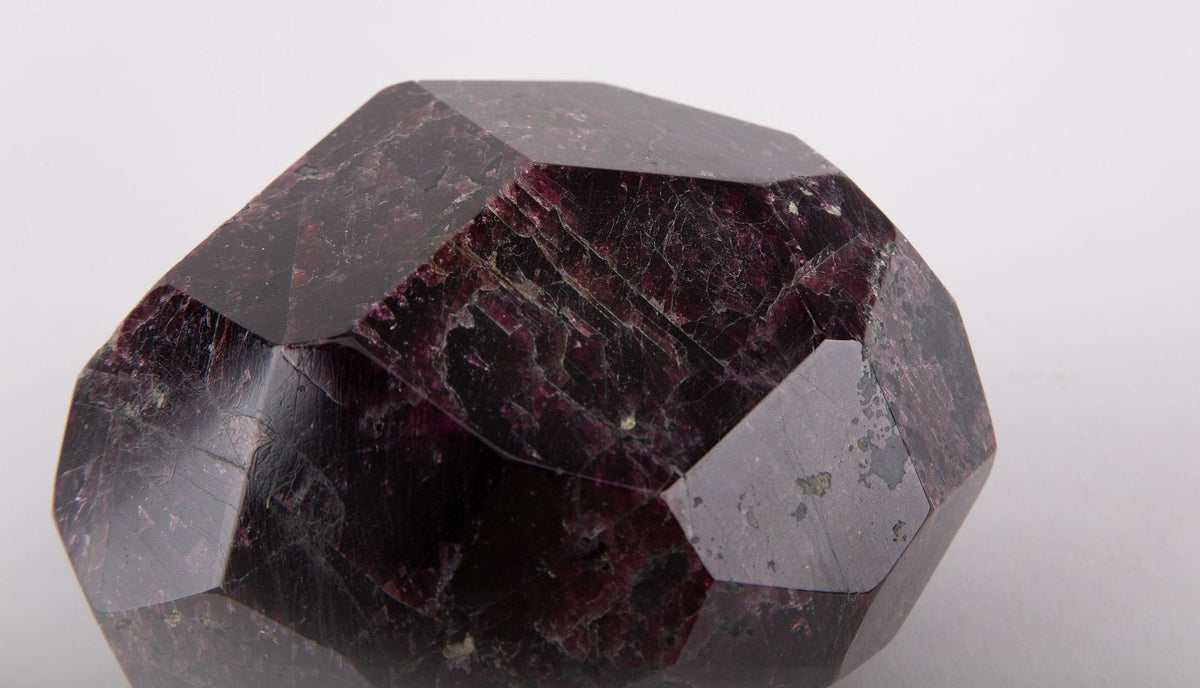 Facetted Garnet