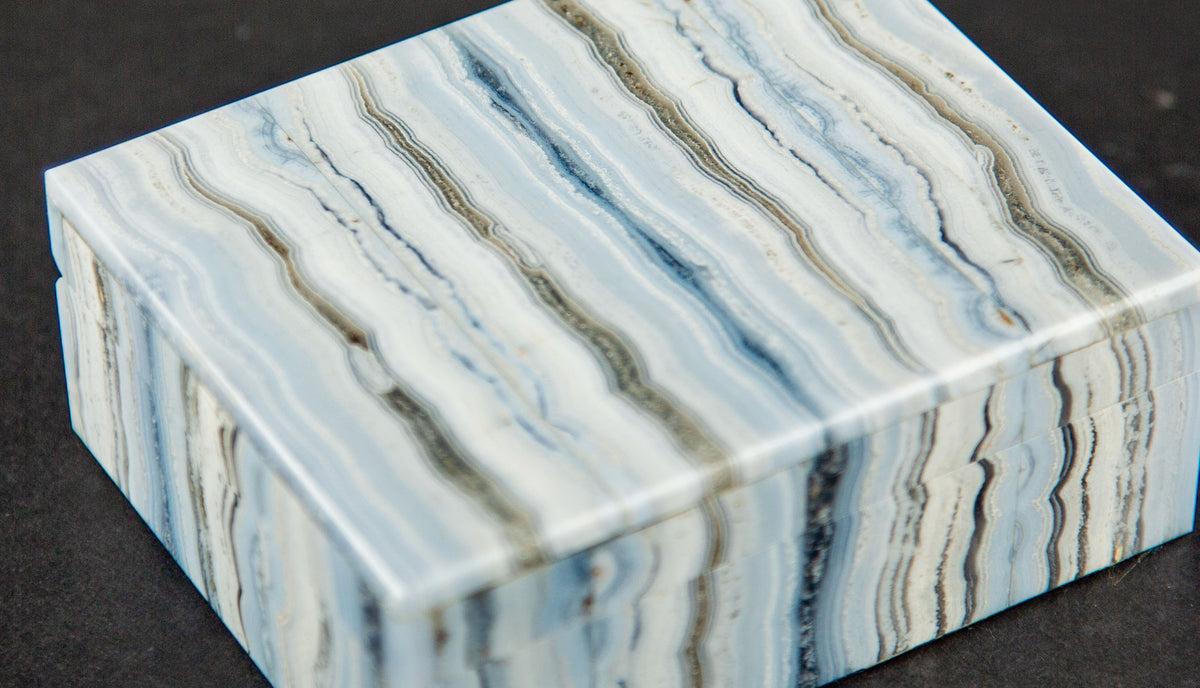 Banded Lace Agate Box with Gilt-Brass Hinge